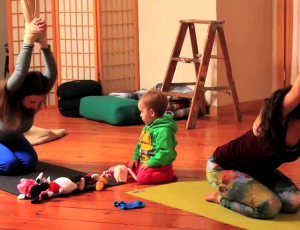 Clases de yoga para mamás y bebés