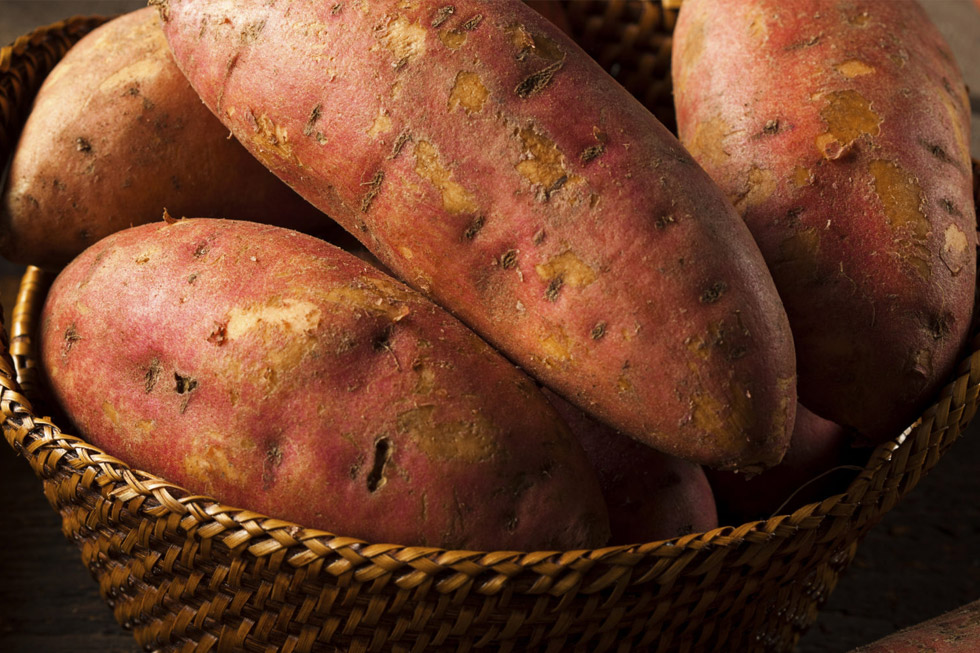 Las patatas, batatas son alimentos con alto contenido en oxalatos