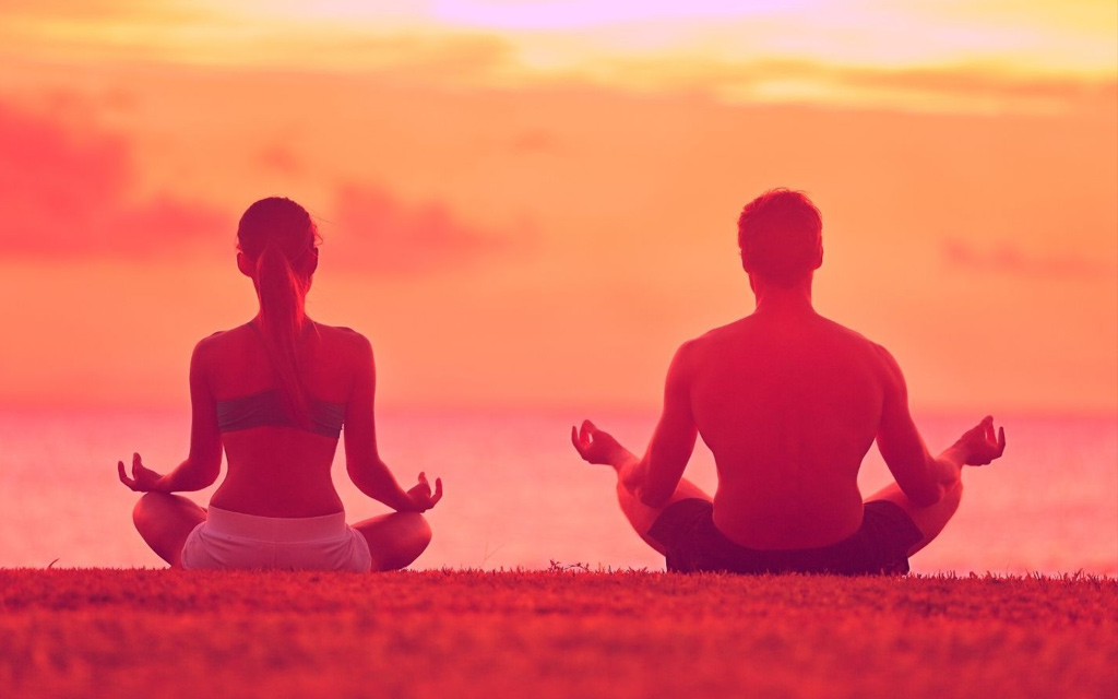 Para lograr un balance entre la mente y las emociones, es muy recomendable la práctica de meditación y yoga