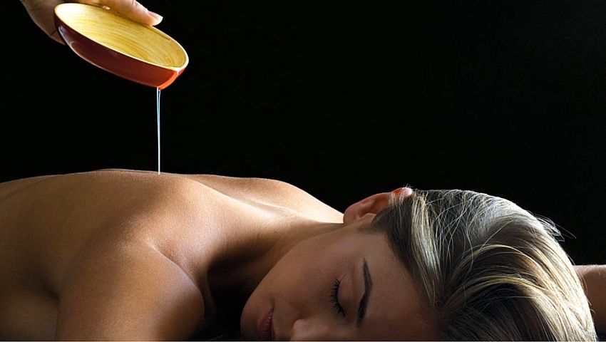 Los beneficios del masaje holístico con aromaterapia