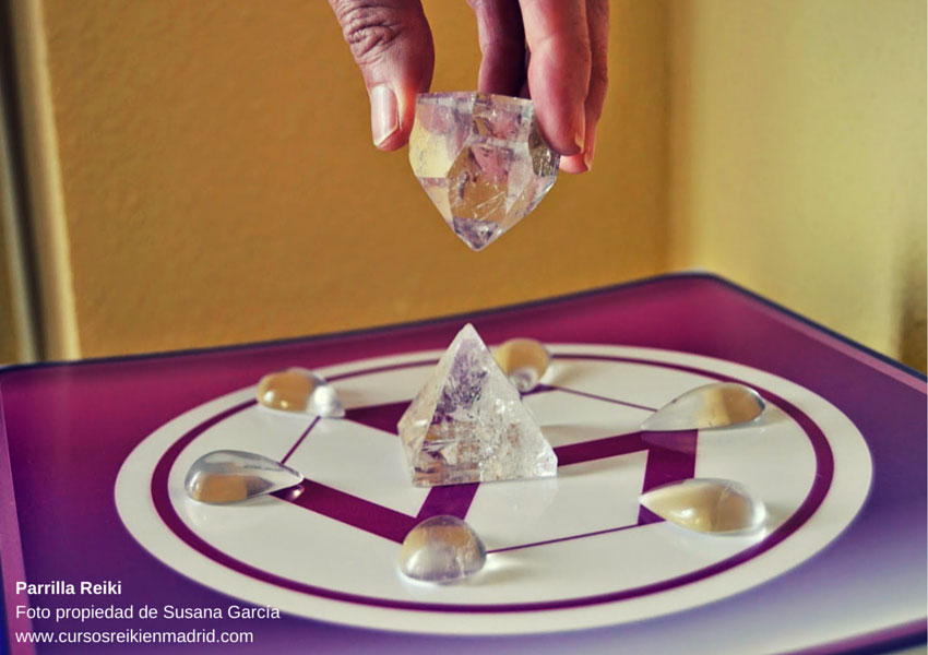 Parrilla de Reiki Cuarzo Blanco Maestro Puntas Bruto Pirámide Completa Cristales 