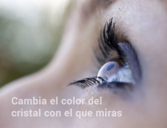 Cambia el color del cristal con el que miras