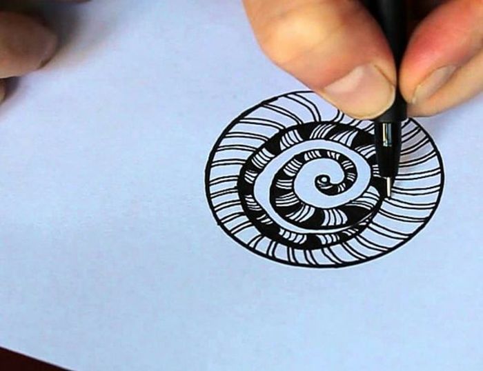 Aprende los pasos para pintar zentangle