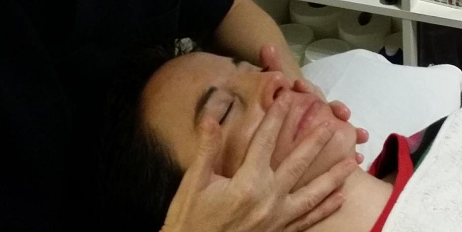 Taller de masaje facial japonés