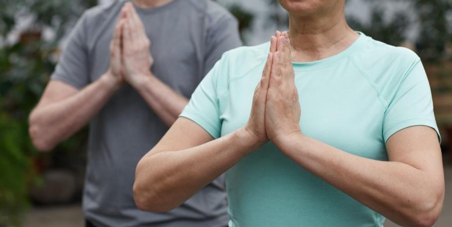 Yoga y teoría del apego para la recuperación del trauma