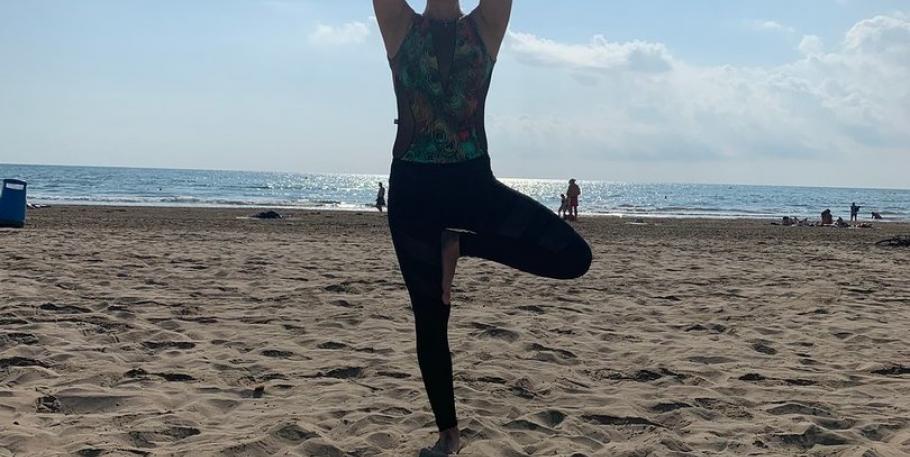 Yoga en la playa