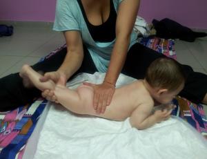 Curso de estiramientos y masaje ayurvédico para bebés
