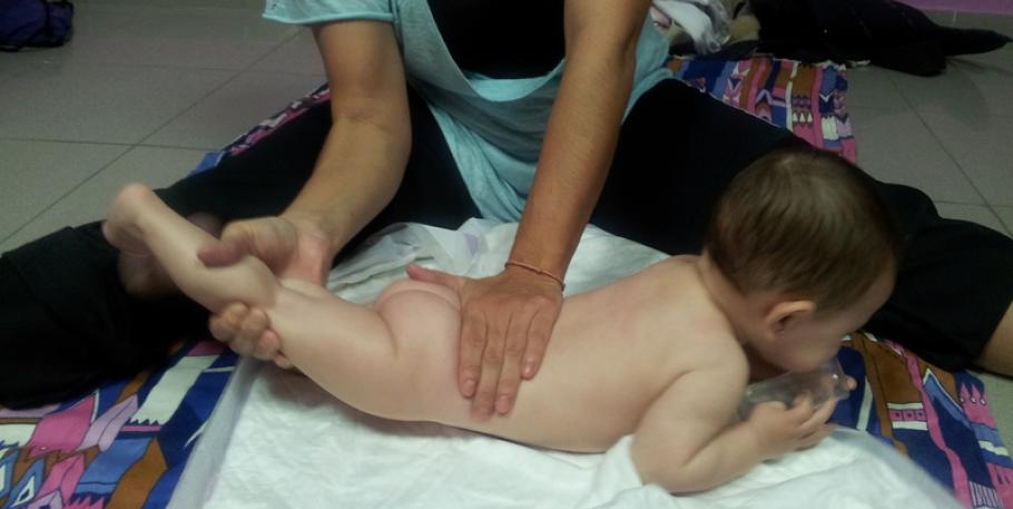 Curso de estiramientos y masaje ayurvédico para bebés