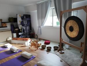 Sesión de sonido y relajación con cuencos tibetanos y gong