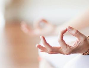 Equilibrio, confianza, estabilidad… clase de kundalini yoga