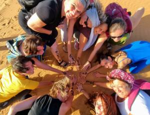 Retiro de mujeres conscientes en el desierto de marruecos